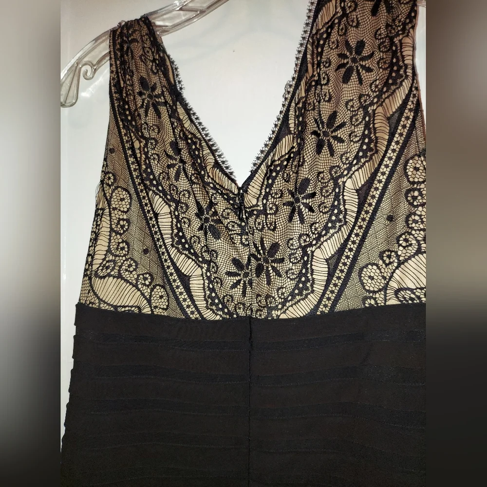 Women's lace bodice - Picture 3 of 5